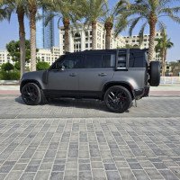 Land Rover Defender 2023